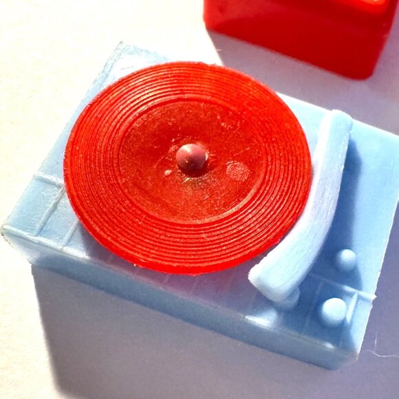 Barbie Retro Mini Music Toy Set Records Jukebox Turntable Boombox Plastic - Picture 3 of 7